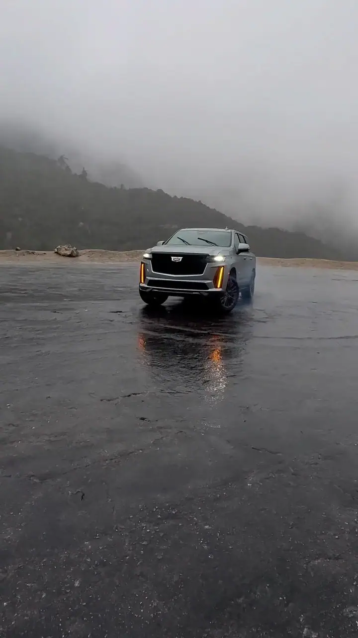 Cadillac Escalade-V reel cover
