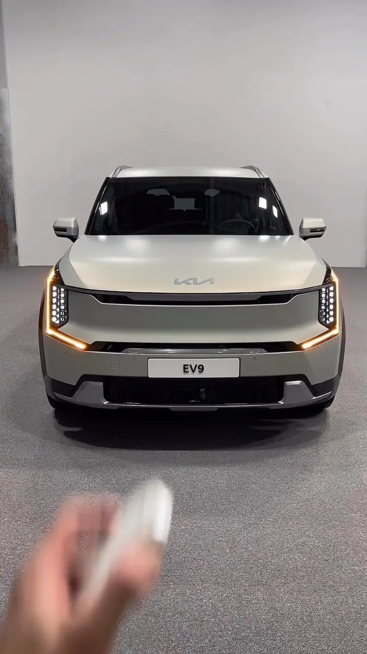 KIA EV9 reel cover