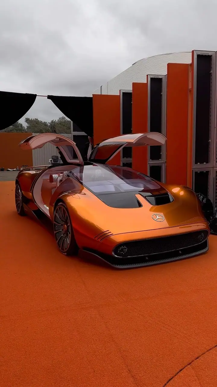 Original cover of Mercedes-Benz Vision One-Eleven