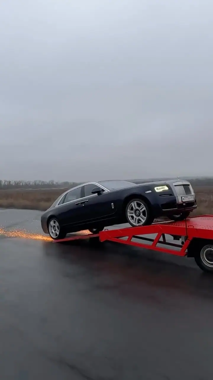 Original cover of Rolls-Royce with @chebotarev_evgeny